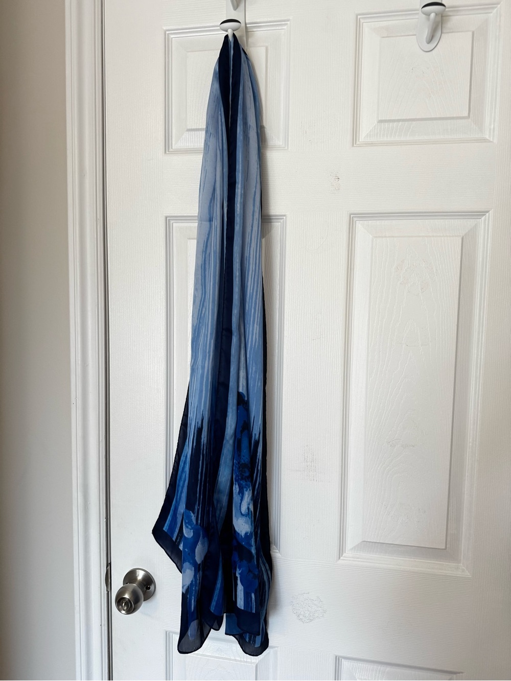 Blue Gradient Scarf with Roses - Picture 3 of 4